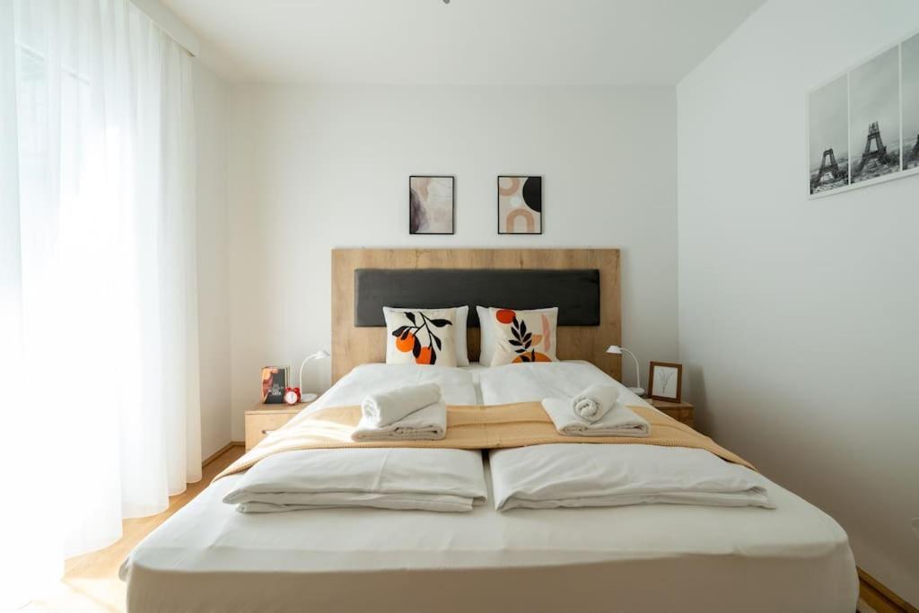 Sunny 1Br Home With Balcony By Hm Vienna Esterno foto