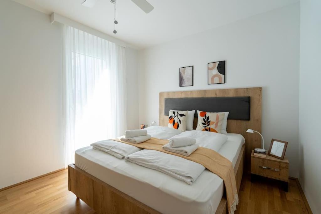 Sunny 1Br Home With Balcony By Hm Vienna Esterno foto